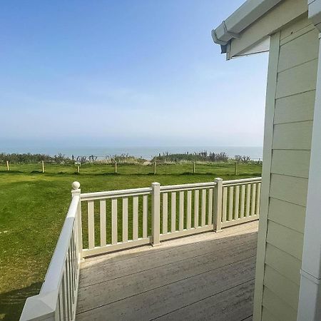 Stunning 6 Berth Lodge With Sea Views For Hire At Skipsea Sands Ref 41136Nf Barmston Exterior photo
